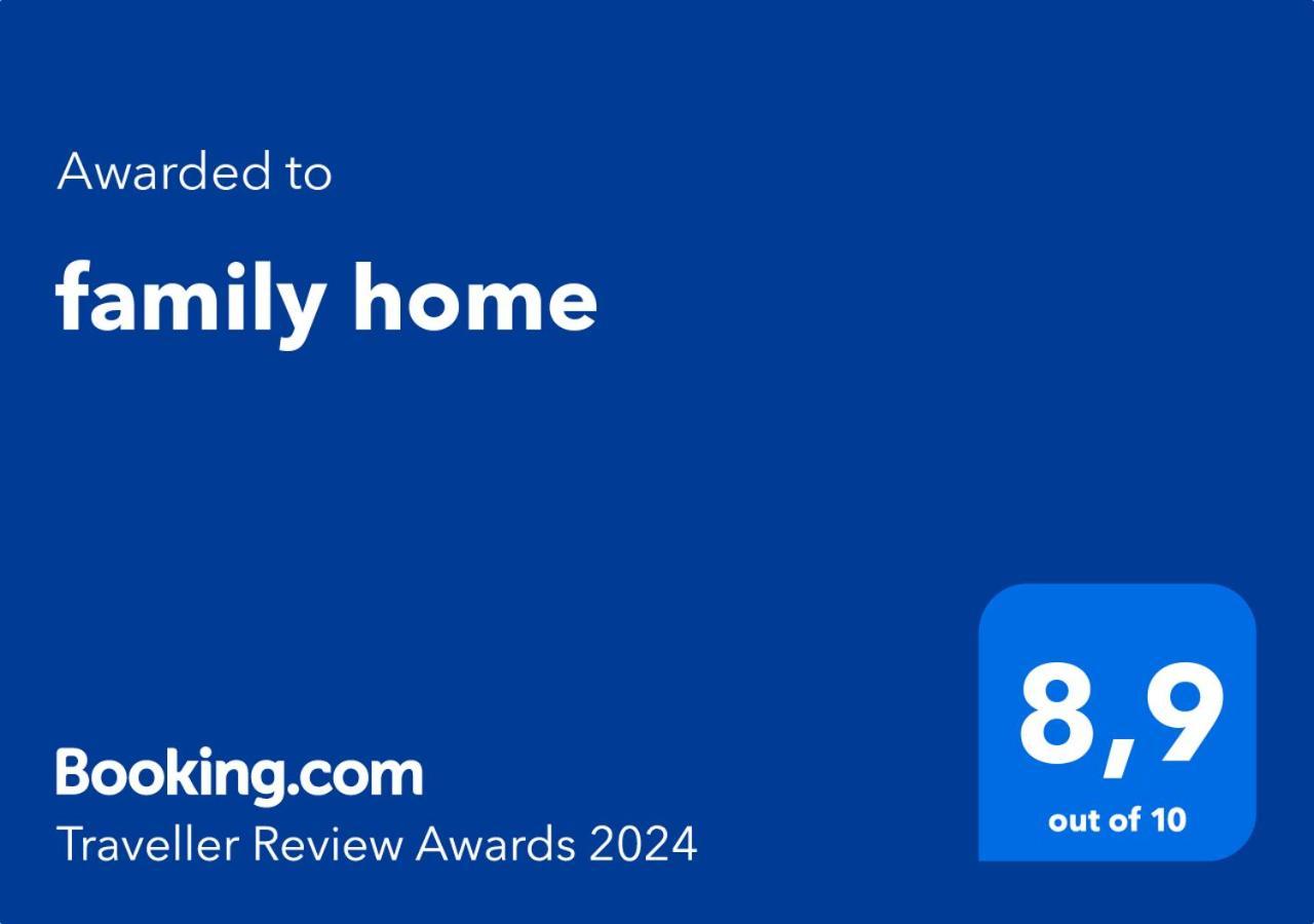 Family Home Rom Exteriör bild